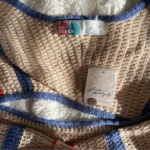 Free People top - Picture 2 of 4